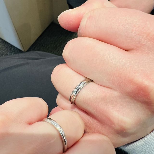 【アイプリモ(I-PRIMO)の口コミ】 どこからみても石が見えるところが決め手です。
プラチナ素材でストレート…