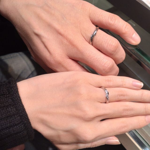 【アイプリモ(I-PRIMO)の口コミ】 シンプルながらもワンポイントでリングにくるくると巻かれたようなデザイ…