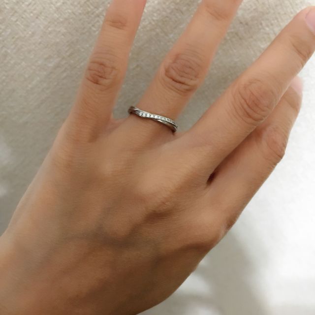 【銀座ダイヤモンドシライシの口コミ】 夫の方は、夫が自分で決めて割と即決でした。
私の方は悩みましたが、指が…