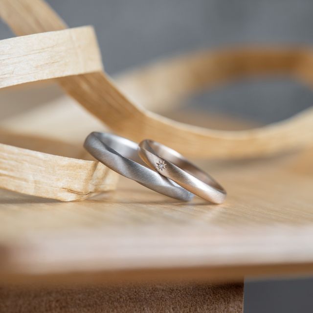 【Cayof(カヨフ)の口コミ】 デザインはフリージアをもとに、それぞれのこだわりを取り入れました。1か…