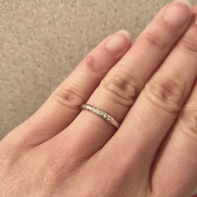 【和光ブライダルブティックギンザの口コミ】 ウェーブタイプや細いタイプも試着して悩みましたが、最終的には「結婚指…