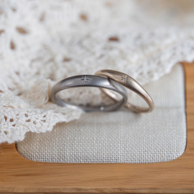 【Cayof(カヨフ)の口コミ】 向きによって太さが変わるので気分で変えることができるのが良いです。ま…