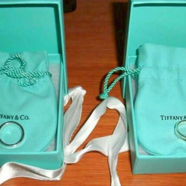 【ティファニー(Tiffany & Co.)の口コミ】 結婚指輪はブランドものが良いが、とにかくシンプルで使いやすいものを、…
