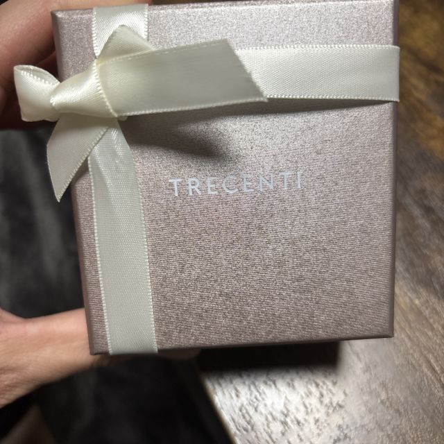 【TRECENTI(トレセンテ)の口コミ】 今回の指輪を購入するにあたって、重要視したのは価格と品質。最初に案内…