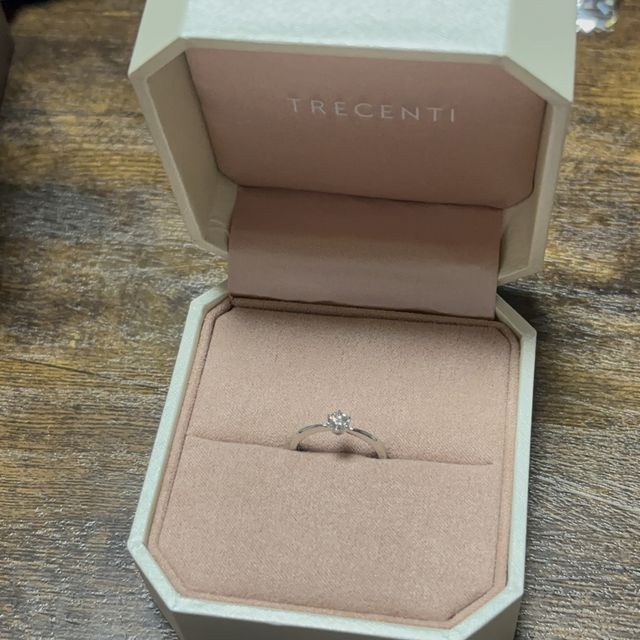 【TRECENTI(トレセンテ)の口コミ】 今回の指輪を購入するにあたって、重要視したのは価格と品質。最初に案内…