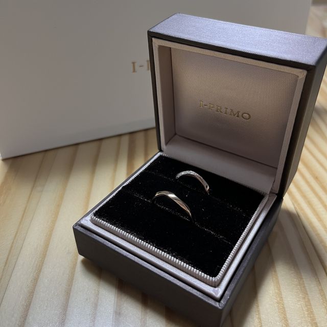 【アイプリモ(I-PRIMO)の口コミ】 今回購入した「アルチェステ」の指輪は、流れるように11個のダイヤモンド…