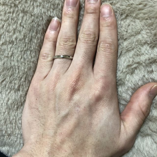 【ケイウノ ブライダル(K.UNO BRIDAL)の口コミ】 デザインがシンプルでよい。着け心地が良い。指輪にツヤがあり、綺麗であ…