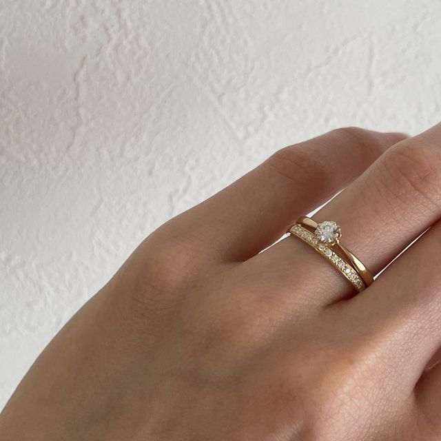 【ヴァンドーム青山(VENDOME AOYAMA)の口コミ】 婚約指輪と重ねて着けたかったのでリングの細さと色を統一して違和感のな…