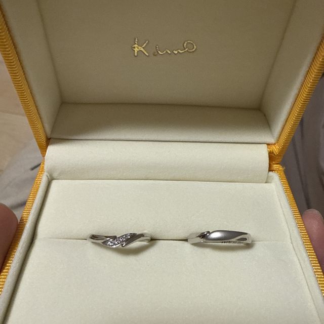 【ケイウノ ブライダル(K.UNO BRIDAL)の口コミ】 いろんな指輪を見て、試着して、考えて決めました。他にないデザインでし…