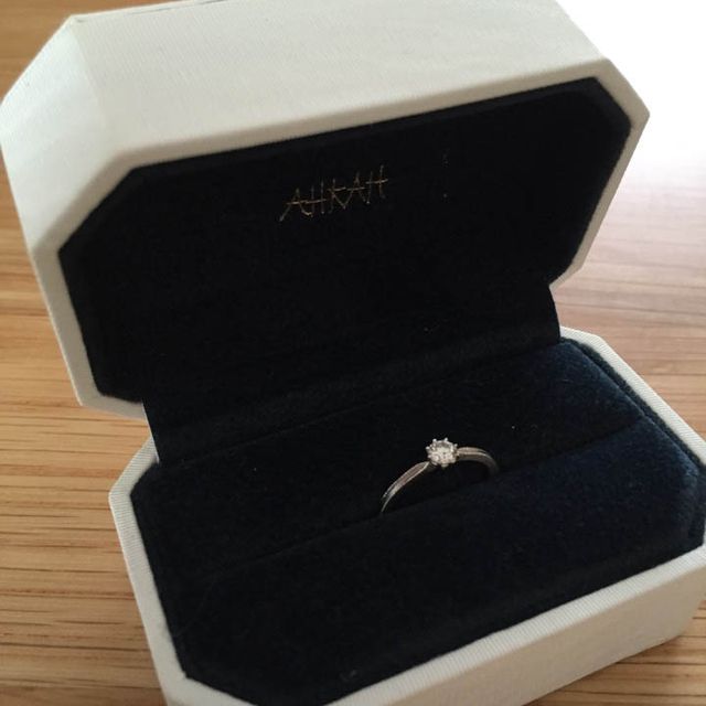 【AHKAH(アーカー)の口コミ】 アクセサリーにあまり興味がなかったものの、「AHKAH」というブランドのも…
