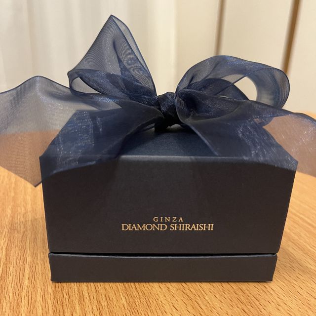 【銀座ダイヤモンドシライシの口コミ】 まず人目見てキラキラなのが最高に気分が上がります。普段パソコン作業が…