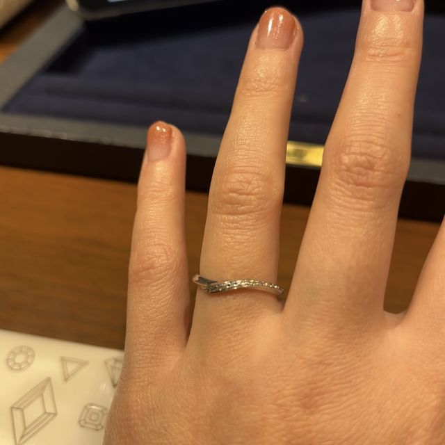【FISCHER(フィッシャー)の口コミ】 当日担当いただいたスタッフの方に、人と変わったデザインの指輪がいいで…