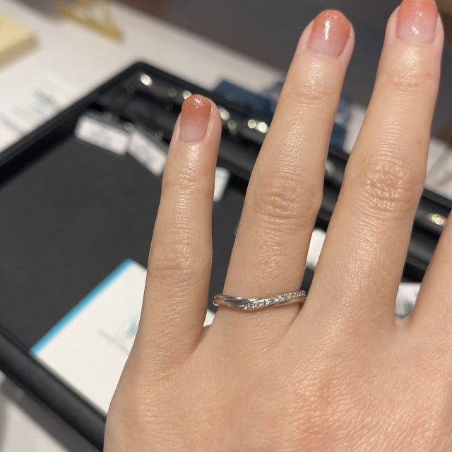 【銀座ダイヤモンドシライシの口コミ】 どういったデザインの指輪が自分に似合うのかわかっていませんでしたが、…