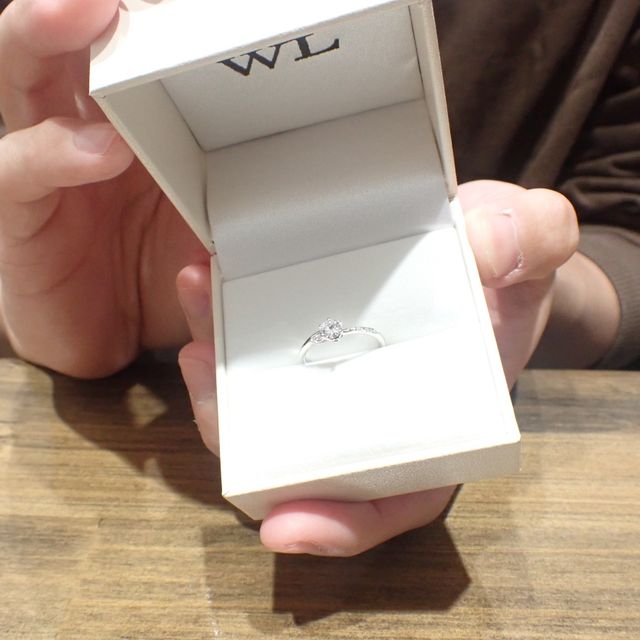 【輪-RIN-の口コミ】 個人的に真っ直ぐのリングがあまり好きではなく、かと言って派手すぎるの…