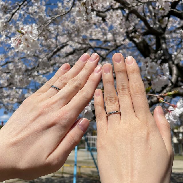 【ラザール ダイヤモンド(LAZARE DIAMOND)の口コミ】 デザインがシンプルで可愛いです！ダイヤの数が3石か2石かや、ダイヤのサ…