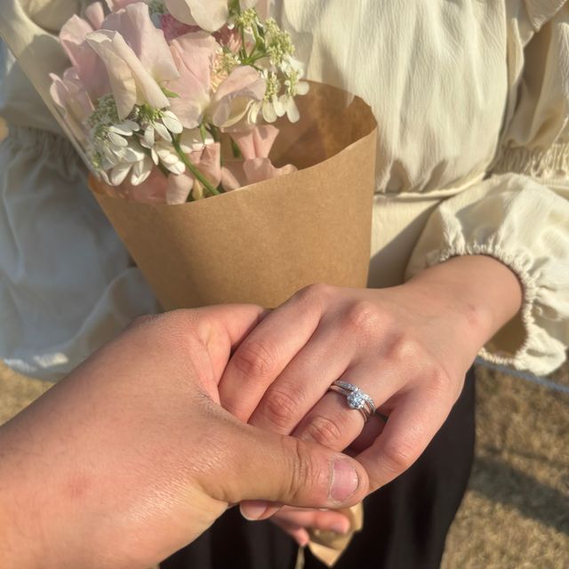 【アイプリモ(I-PRIMO)の口コミ】 婚約指輪は彼と雑誌を見ているときに一目惚れをした、I-PRIMOの夕星をいた…