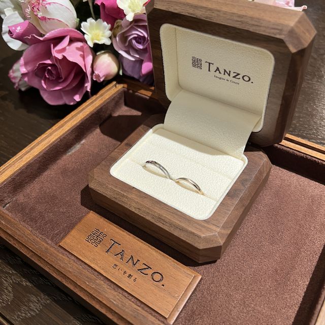 【TANZO.(鍛造指輪)の口コミ】 デザインや色など自由度高く選ぶことができました。シンプルな中にもお揃…