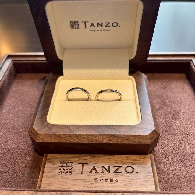 【TANZO.(鍛造指輪)の口コミ】 デザインは後から加工できるようにシンプルにしました。
シンプルなデザイ…