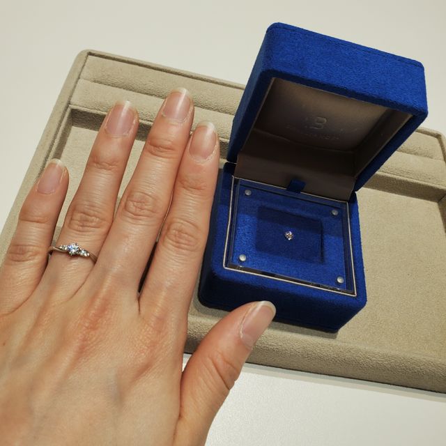 【BRILLIANCE+(ブリリアンスプラス)の口コミ】 ダイヤモンドは彼に、デザインは私が選びました。
シンプルで、でも存在感…