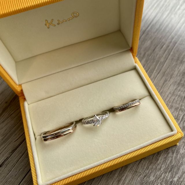 【ケイウノ ブライダル(K.UNO BRIDAL)の口コミ】 結婚指輪はピンクゴールドとプラチナのコンビネーションリングです。横か…