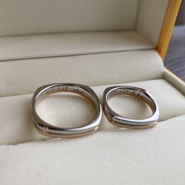 【ケイウノ ブライダル(K.UNO BRIDAL)の口コミ】 結婚指輪はピンクゴールドとプラチナのコンビネーションリングです。横か…