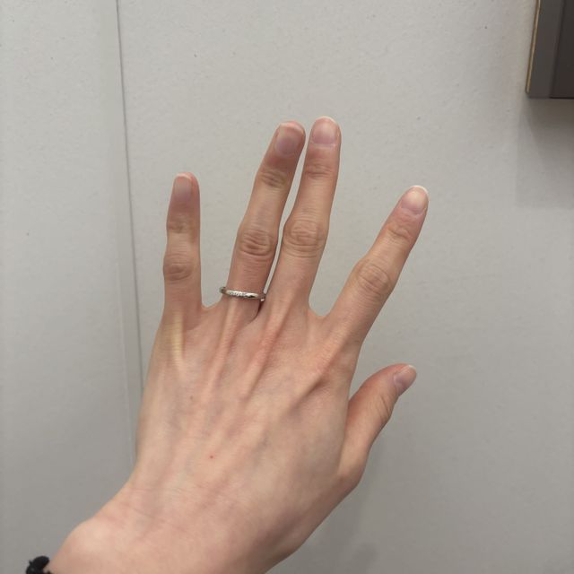 【アイプリモ(I-PRIMO)の口コミ】 デザインが可愛く、自分の指に合うものに出会えた。
石（ダイヤ）の数が2…