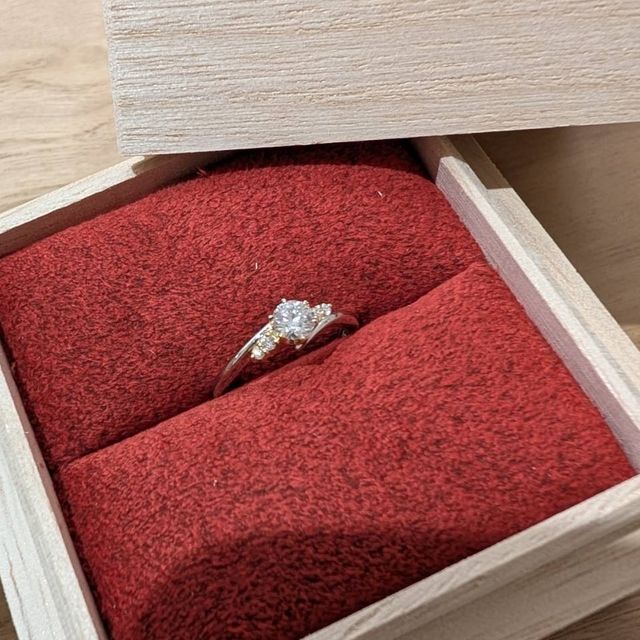 【出雲結(いずもゆい)の口コミ】 指輪のデザインがとても可愛くて、着け心地もとてもいいです！
セミオーダ…