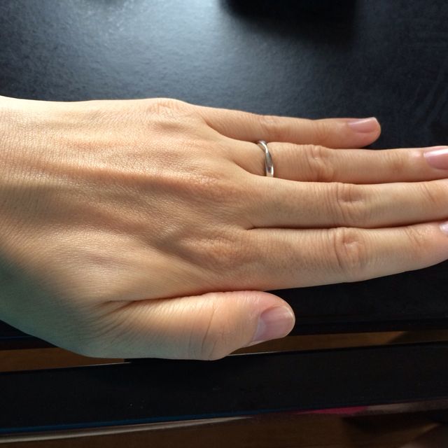 【ティファニー(Tiffany & Co.)の口コミ】 結婚指輪は普段使いなので、仕事でも邪魔にならないようなものが希望でし…