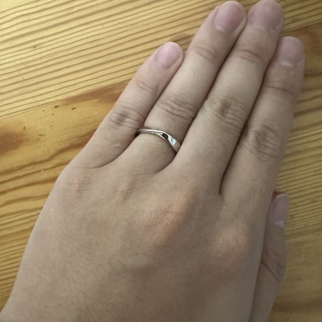 【BRILLIANCE+(ブリリアンスプラス)の口コミ】 シンプルながらも曲線、カーブを描くことでオリジナリティが出ています。…