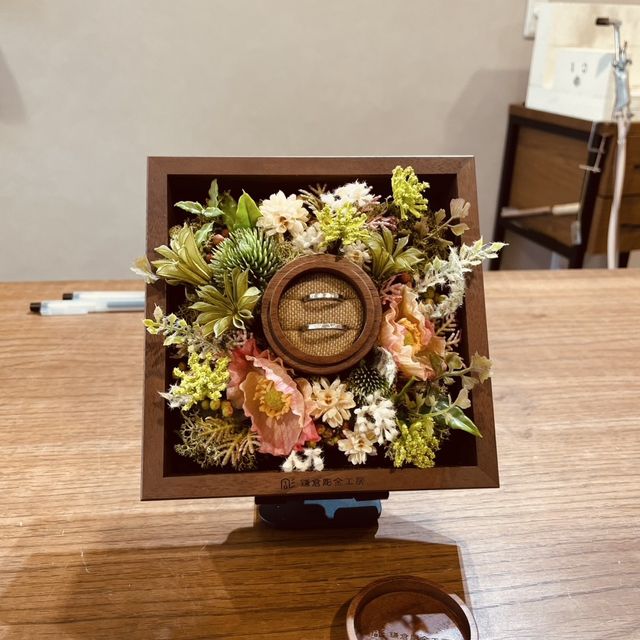 【鎌倉彫金工房の口コミ】 素材、デザイン、サイズをサンプルを観ながら二人で選び
作りました。デザ…