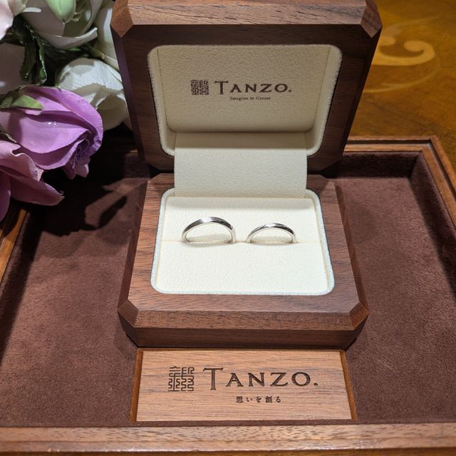 【TANZO.(鍛造指輪)の口コミ】 選べるデザイン、特にマット加工の種類が非常に豊富です。
鏡面加工はちょ…