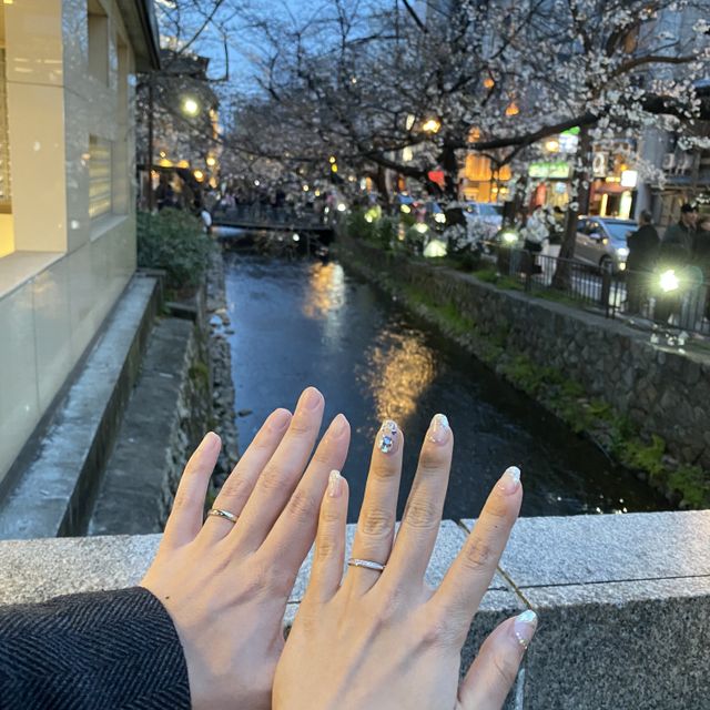 【ラザール ダイヤモンド(LAZARE DIAMOND)の口コミ】 試着した指輪のデザインとして、主に自分の好みがダイヤのついたものでし…