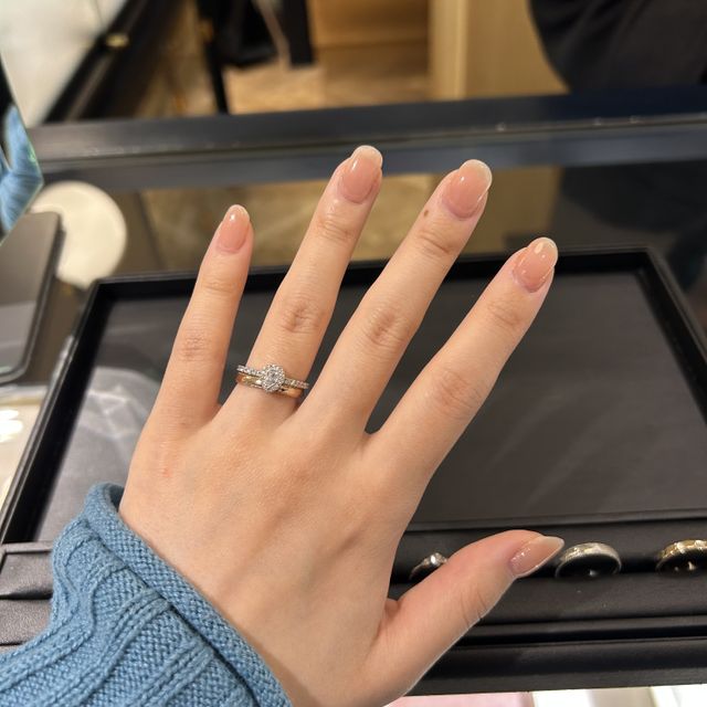 【SIENAROSE(シエナロゼ)の口コミ】 ペアシェイプの婚約指輪も素敵だなと思いインスタを見ていて見つけた指輪…