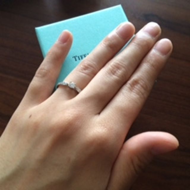 【ティファニー(Tiffany & Co.)の口コミ】 婚約指輪なので普段はつけられないような少し派手目ででもダイヤモンドが…