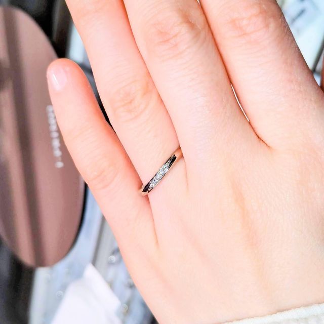 【アイプリモ(I-PRIMO)の口コミ】 ダイヤモンドがきらきらしていて、さりげなく輝いて見えるところが購入し…