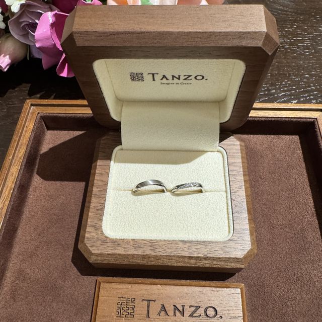 【TANZO.(鍛造指輪)の口コミ】 デザインは指の形を考慮したウェーブを細かく調整できます。ダイヤ加工や…