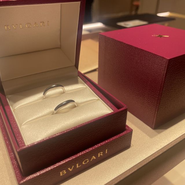【ブルガリ(BVLGARI)の口コミ】 指輪はとてもフィット感があり、つけていて指に馴染みます。シンプルなデ…
