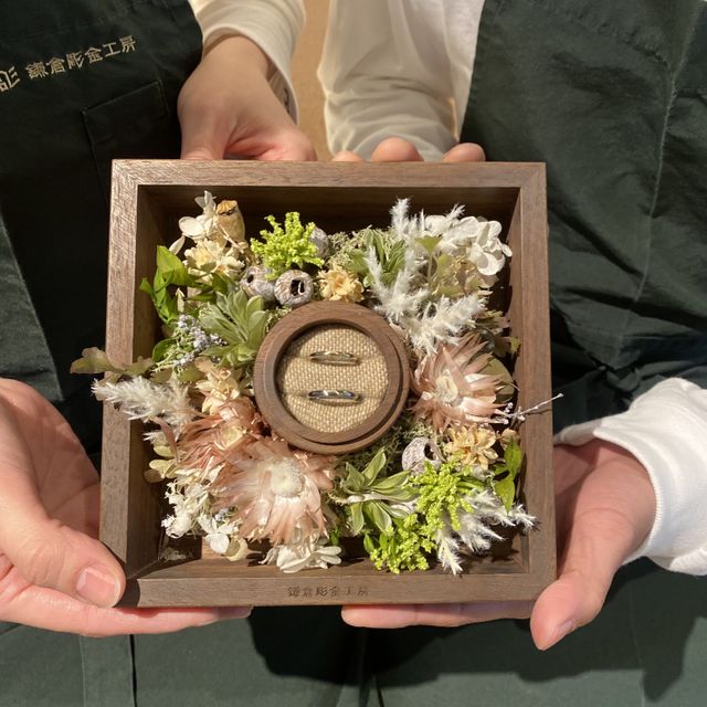 【鎌倉彫金工房の口コミ】 どんな服装にも合うように、そして肌にも馴染むように、あえてヤスリを当…