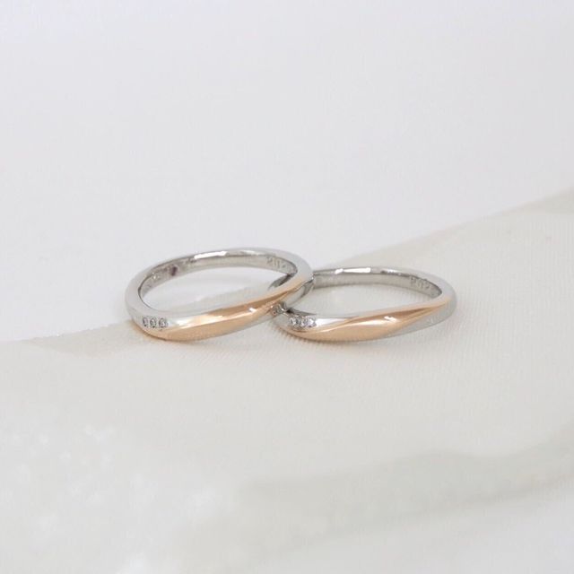 【LEGAN(レガン)の口コミ】 ウェーブでプラチナ、ピンクゴールドのコンビネーションになっており、プ…