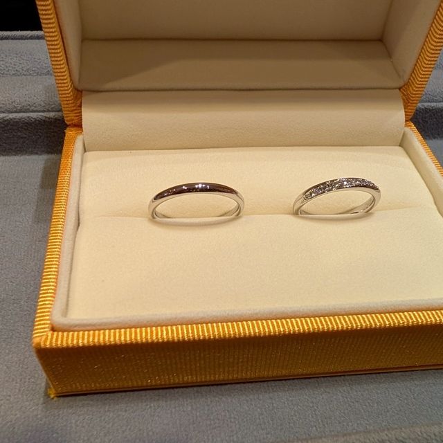 【ケイウノ ブライダル(K.UNO BRIDAL)の口コミ】 斜めラインのダイヤがとにかく可愛い。海外ブランドにはこのデザインがな…