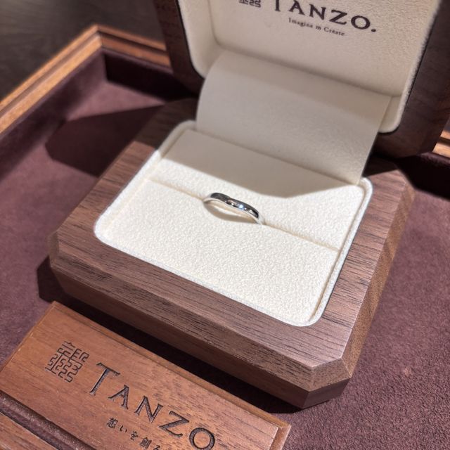 【TANZO.(鍛造指輪)の口コミ】 自分の欲しいデザインにできる。妻の指輪のデザイン（v字）に合わせてv字…
