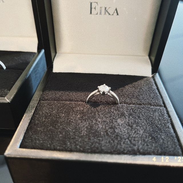【EIKA(エイカ)の口コミ】 エイカさんはプロポーズの際にストーンandバラでお渡しできるのでデザイン…