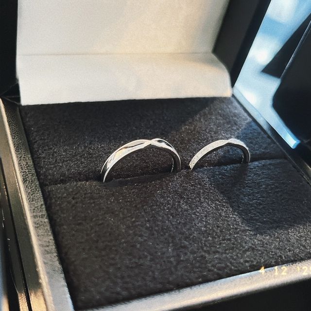 【EIKA(エイカ)の口コミ】 エイカさんはプロポーズの際にストーンandバラでお渡しできるのでデザイン…