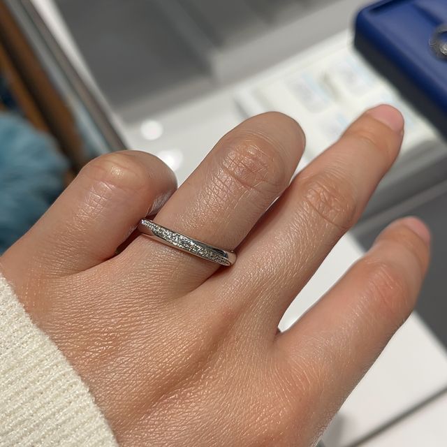 【銀座ダイヤモンドシライシの口コミ】 結婚指輪は一生ものだから、信頼できるブランドで探したいと思っていまし…