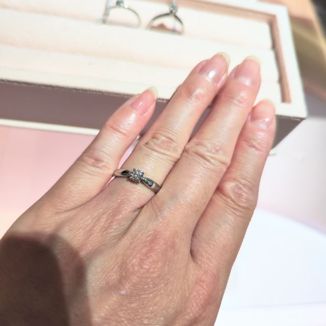 【ティファニー(Tiffany & Co.)の口コミ】 金属アレルギーがあるかもしれないので、素材は一番アレルギーの出る可能…