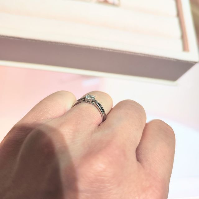 【ティファニー(Tiffany & Co.)の口コミ】 金属アレルギーがあるかもしれないので、素材は一番アレルギーの出る可能…