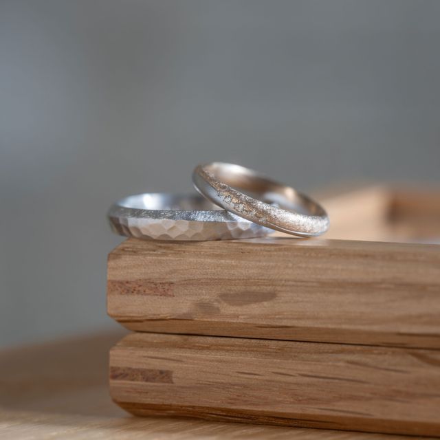 【Cayof(カヨフ)の口コミ】 プラチナの王道感とシャンパンゴールドの個性を両立させた、こだわりの結…