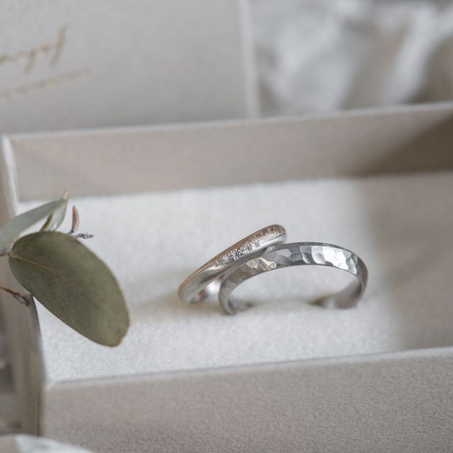 【Cayof(カヨフ)の口コミ】 プラチナの王道感とシャンパンゴールドの個性を両立させた、こだわりの結…