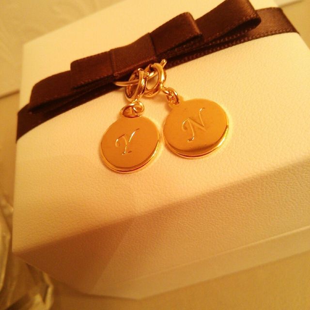 【アイプリモ(I-PRIMO)の口コミ】 婚約指輪だけは彼に選んでもらいたい、という変なこだわりがあって、一人…