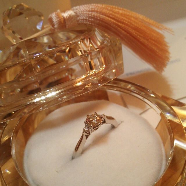 【アイプリモ(I-PRIMO)の口コミ】 婚約指輪だけは彼に選んでもらいたい、という変なこだわりがあって、一人…